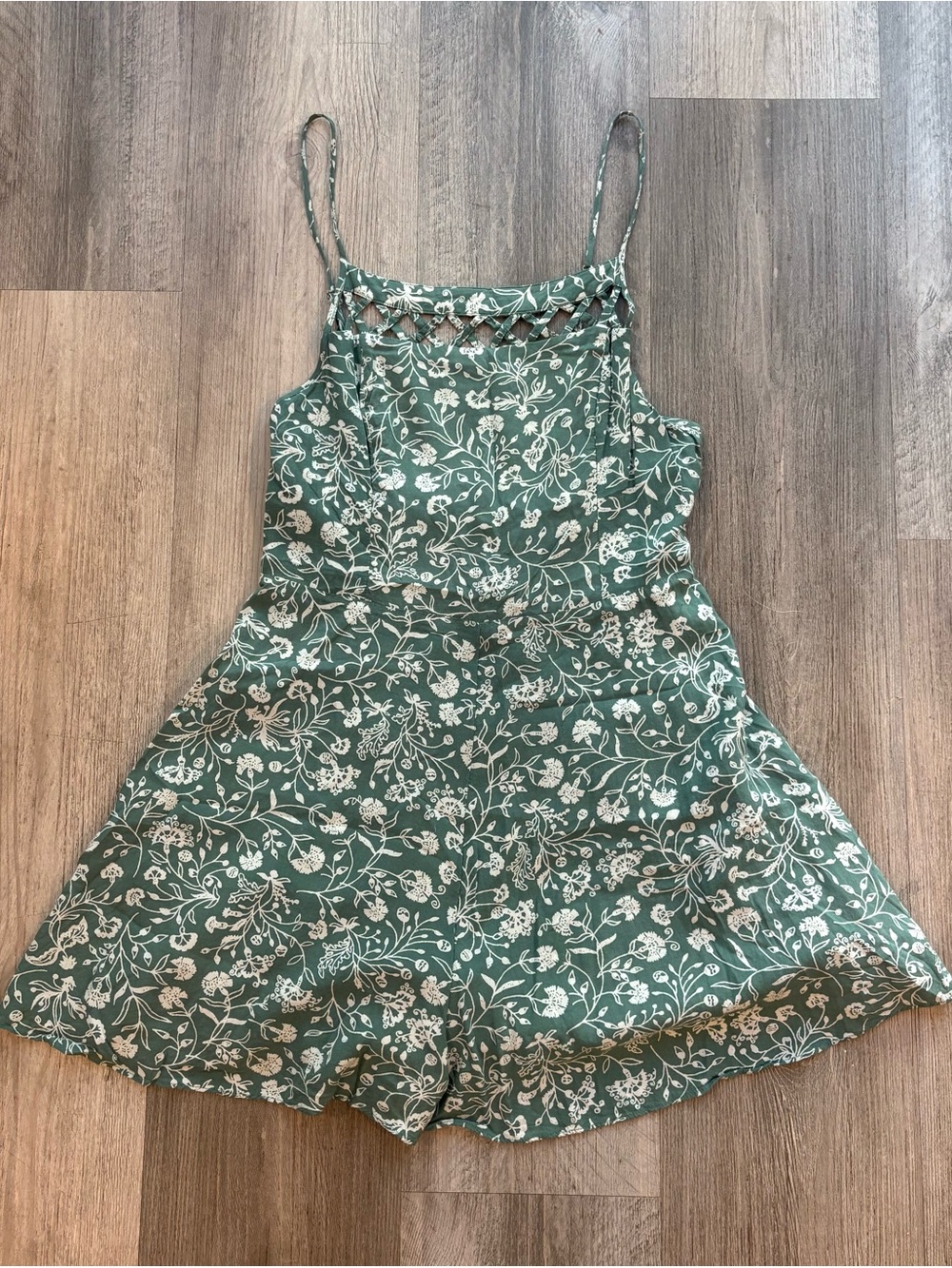 Kimchi Blue Green Boho Floral Cutout Tie Back Romper Size 8